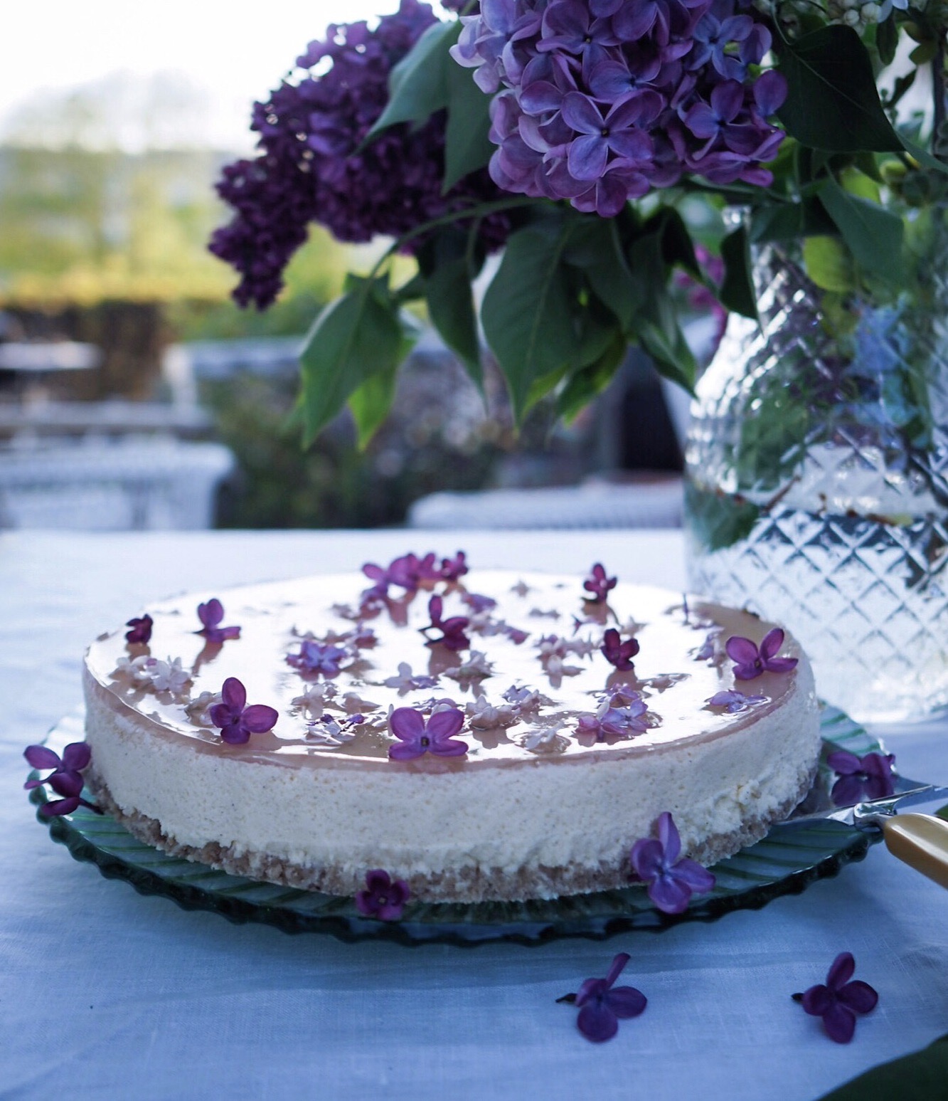 7063E241-564B-49A5-B029-7808EF7C9EFF